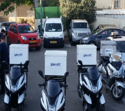 מתקיני/ות שטח פרילנסרים בבתי לקוח